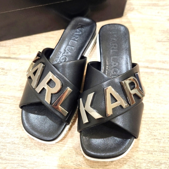 KARL LAGERFELD PARIS Janie Crisscross Embellished Slide Sandals, Womens 6.5 - Picture 5 of 6